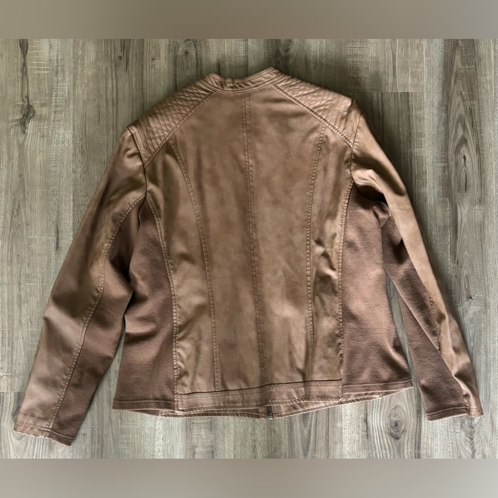 Plus size jacket - Picture 2 of 4